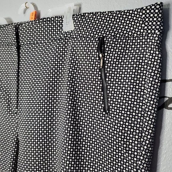 Lane Bryant Signature Fit Slim Stretch Cropped Pant, 28 - Picture 2 of 6